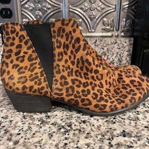Esprit Ankle Booties